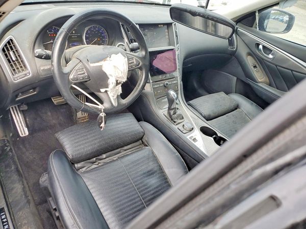 2015 INFINITI Q50