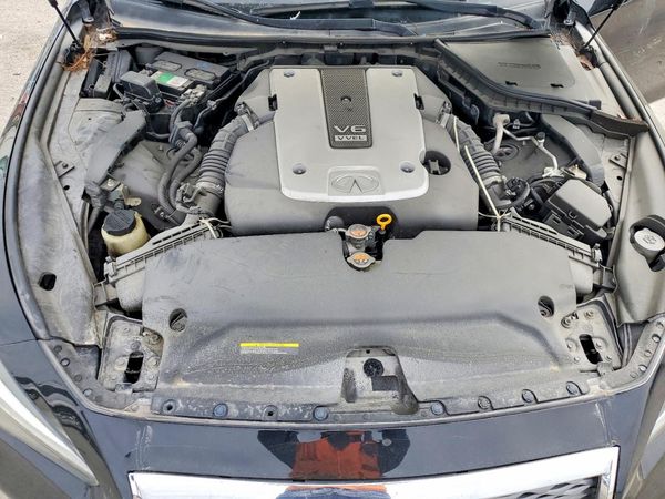2015 INFINITI Q50