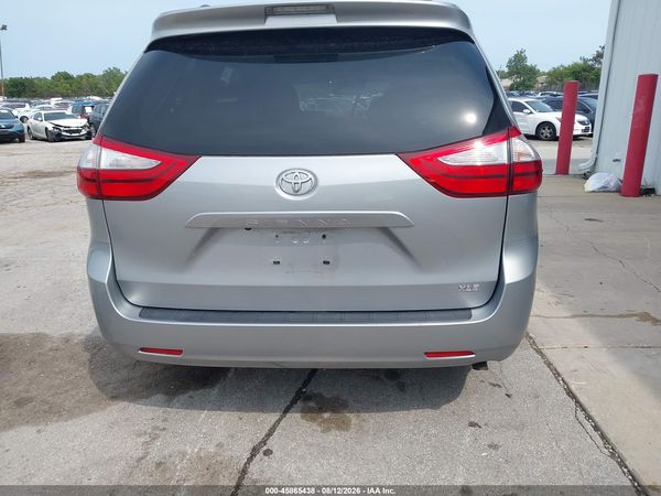 2015 TOYOTA SIENNA XLE 8 PASSENGER — I119