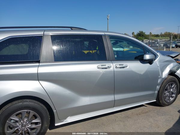 2024 TOYOTA SIENNA LE
