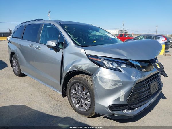 2024 TOYOTA SIENNA LE
