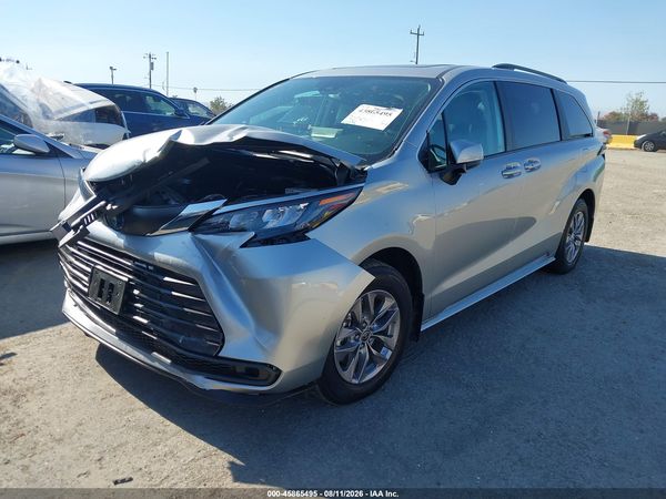 2024 TOYOTA SIENNA LE