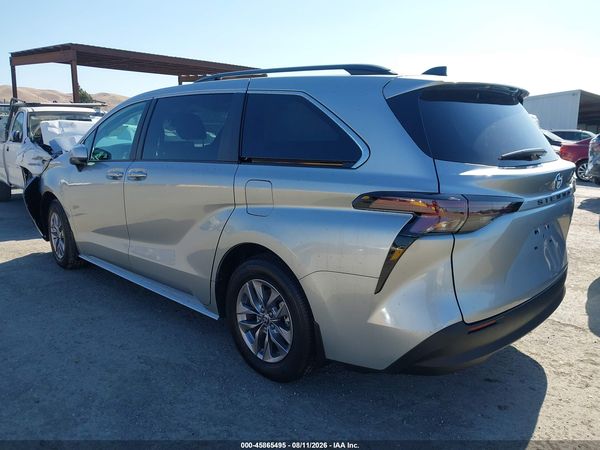 2024 TOYOTA SIENNA LE