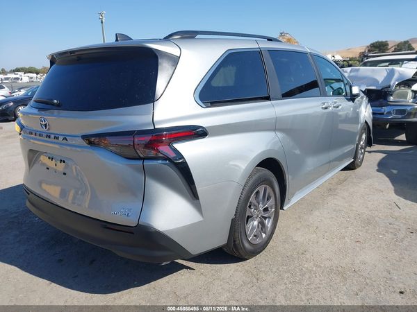 2024 TOYOTA SIENNA LE
