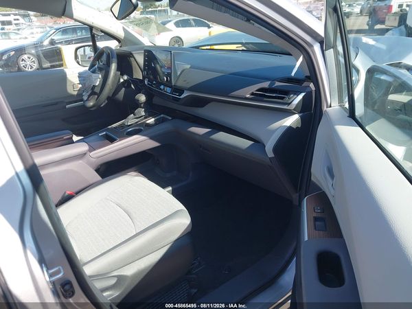 2024 TOYOTA SIENNA LE