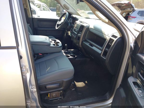 2017 RAM 3500 TRADESMAN  4X4 8' BOX