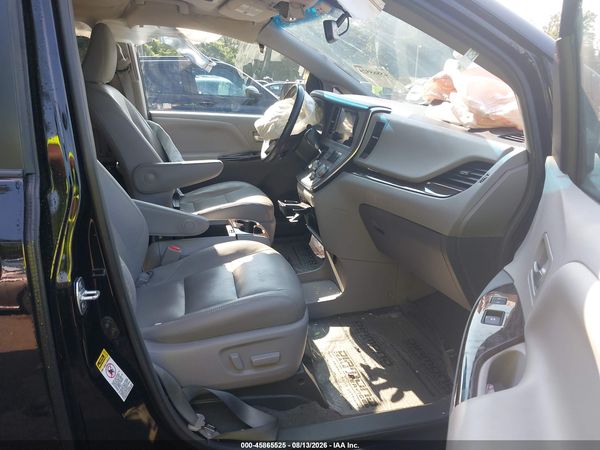 2017 TOYOTA SIENNA XLE 8 PASSENGER — I5