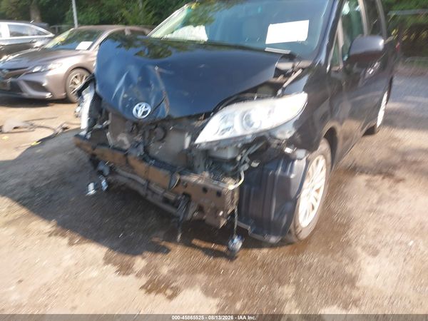 2017 TOYOTA SIENNA XLE 8 PASSENGER — I6