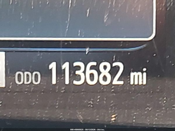 2017 TOYOTA SIENNA XLE 8 PASSENGER — I118