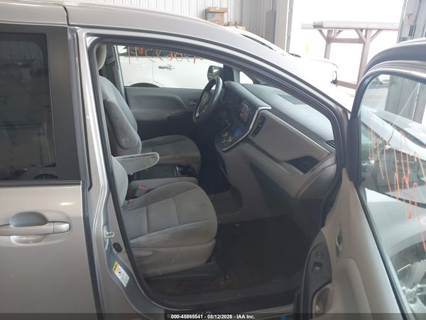 2015 TOYOTA SIENNA LE 8 PASSENGER — I5
