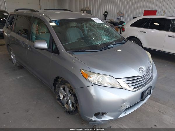 2015 TOYOTA SIENNA LE 8 PASSENGER — I6