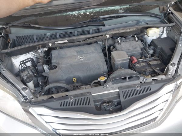 2015 TOYOTA SIENNA LE 8 PASSENGER — I10