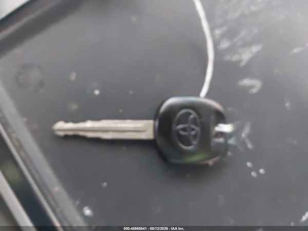 2015 TOYOTA SIENNA LE 8 PASSENGER — I11