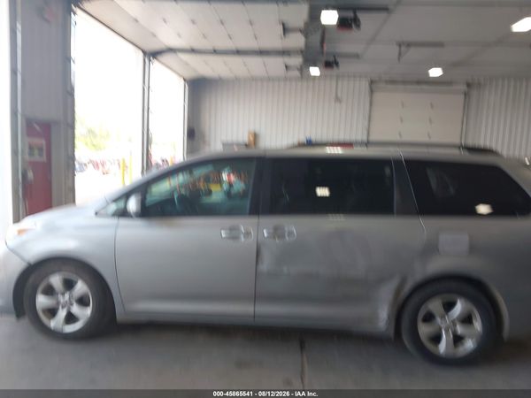 2015 TOYOTA SIENNA LE 8 PASSENGER — I117