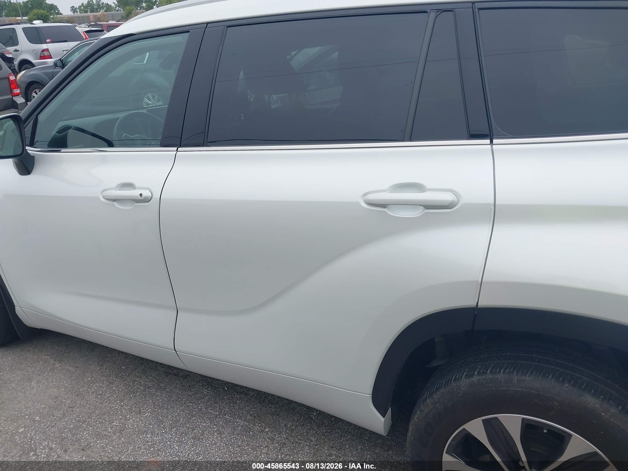 2022 TOYOTA HIGHLANDER XLE