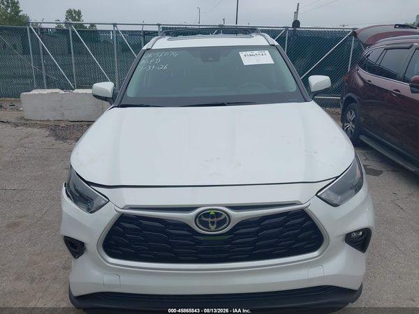 2022 TOYOTA HIGHLANDER XLE