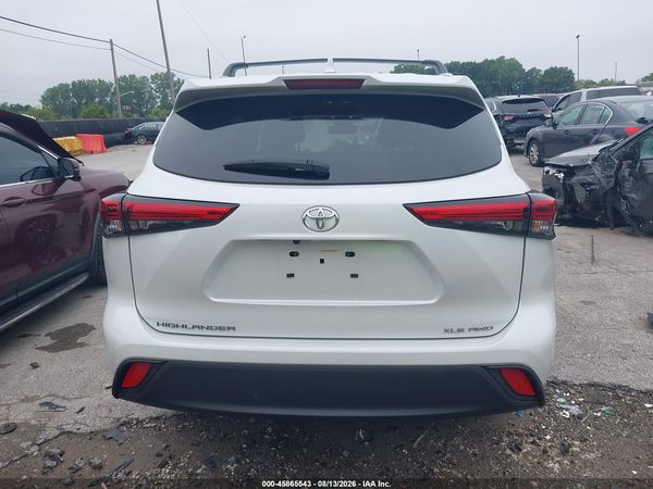 2022 TOYOTA HIGHLANDER XLE