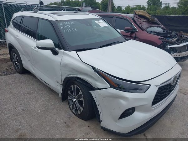 2022 TOYOTA HIGHLANDER XLE