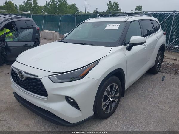 2022 TOYOTA HIGHLANDER XLE