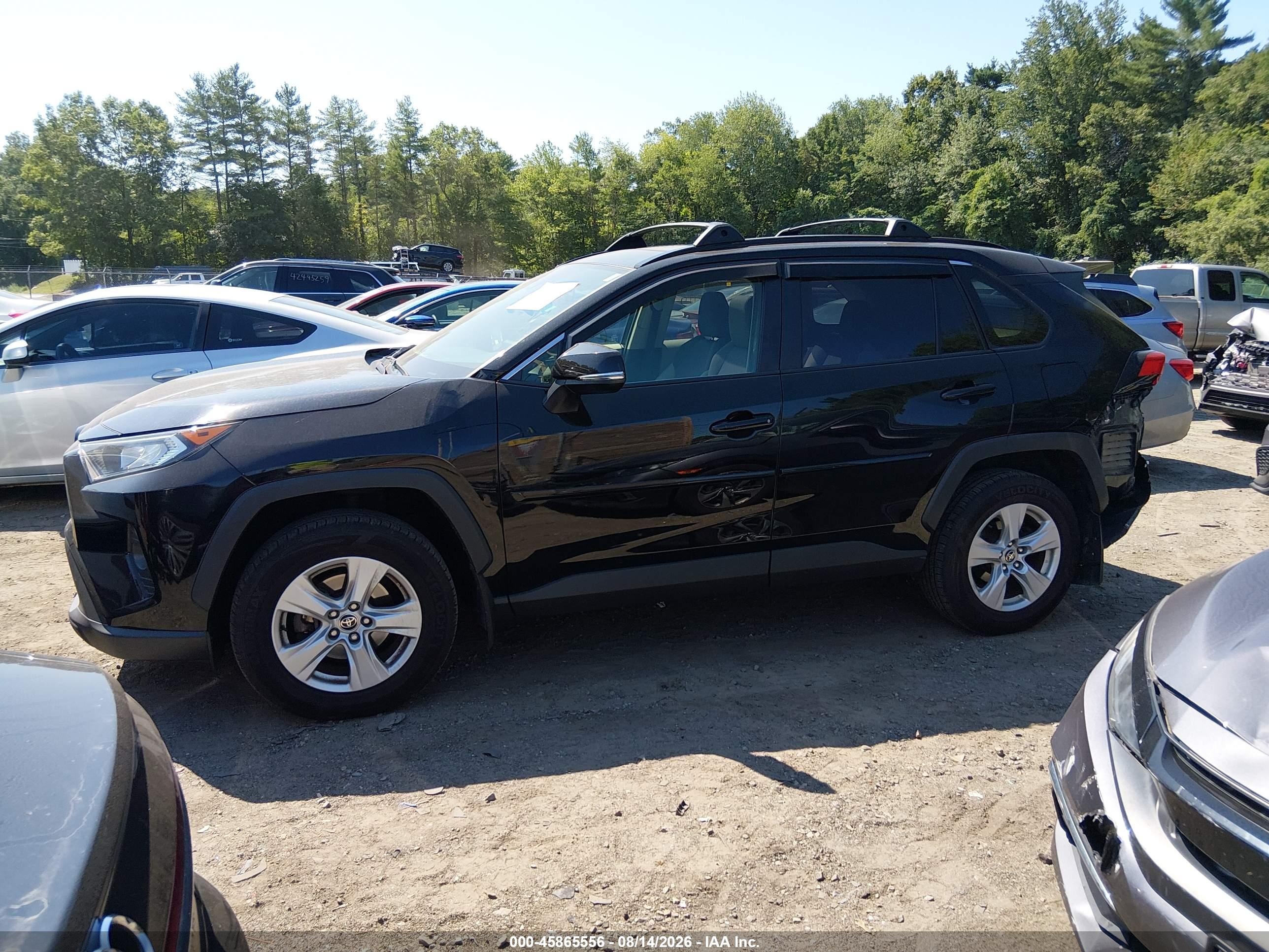 2020 TOYOTA RAV4 XLE