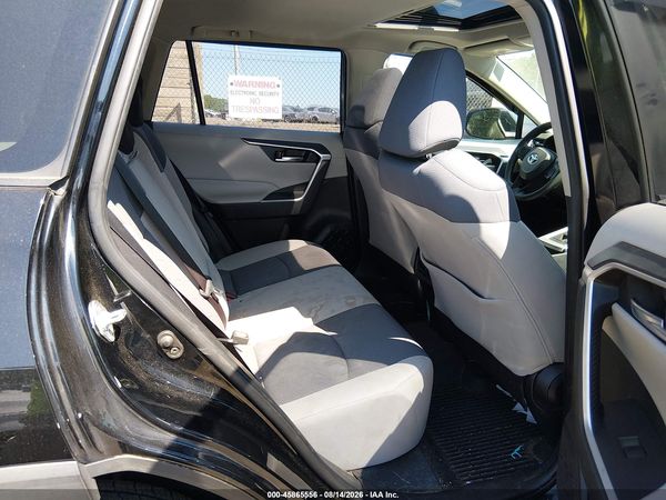 2020 TOYOTA RAV4 XLE