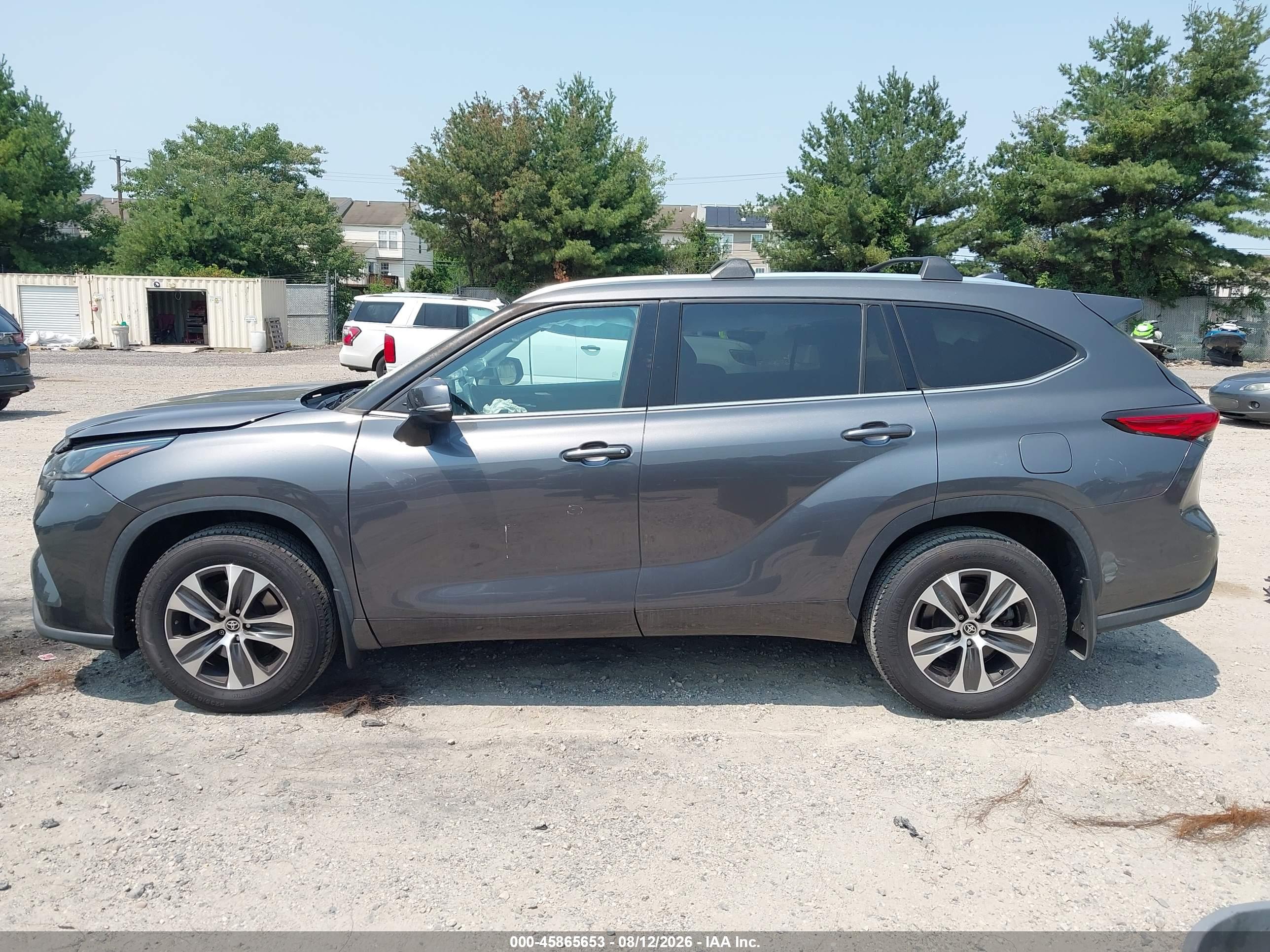 2021 TOYOTA HIGHLANDER XLE