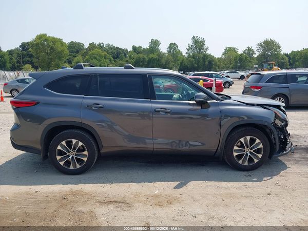 2021 TOYOTA HIGHLANDER XLE