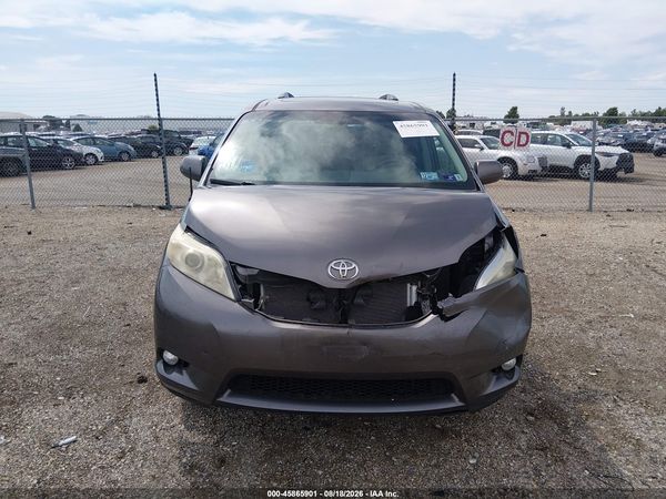 2014 TOYOTA SIENNA XLE V6 8 PASSENGER