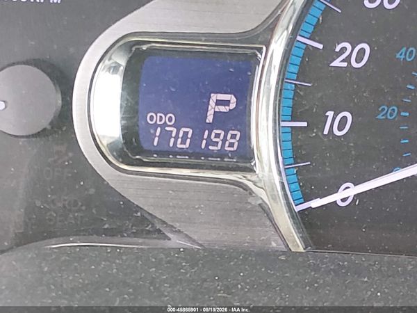 2014 TOYOTA SIENNA XLE V6 8 PASSENGER
