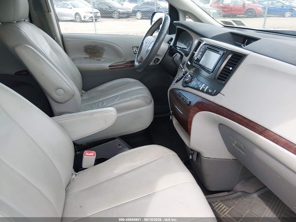 2014 TOYOTA SIENNA XLE V6 8 PASSENGER
