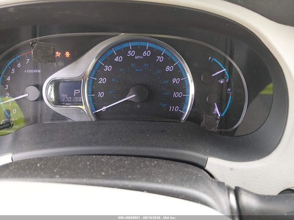 2014 TOYOTA SIENNA XLE V6 8 PASSENGER