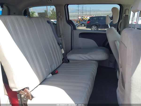 2016 DODGE GRAND CARAVAN SE — I8