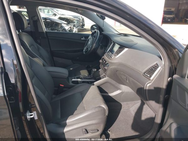 2017 HYUNDAI TUCSON SE PLUS