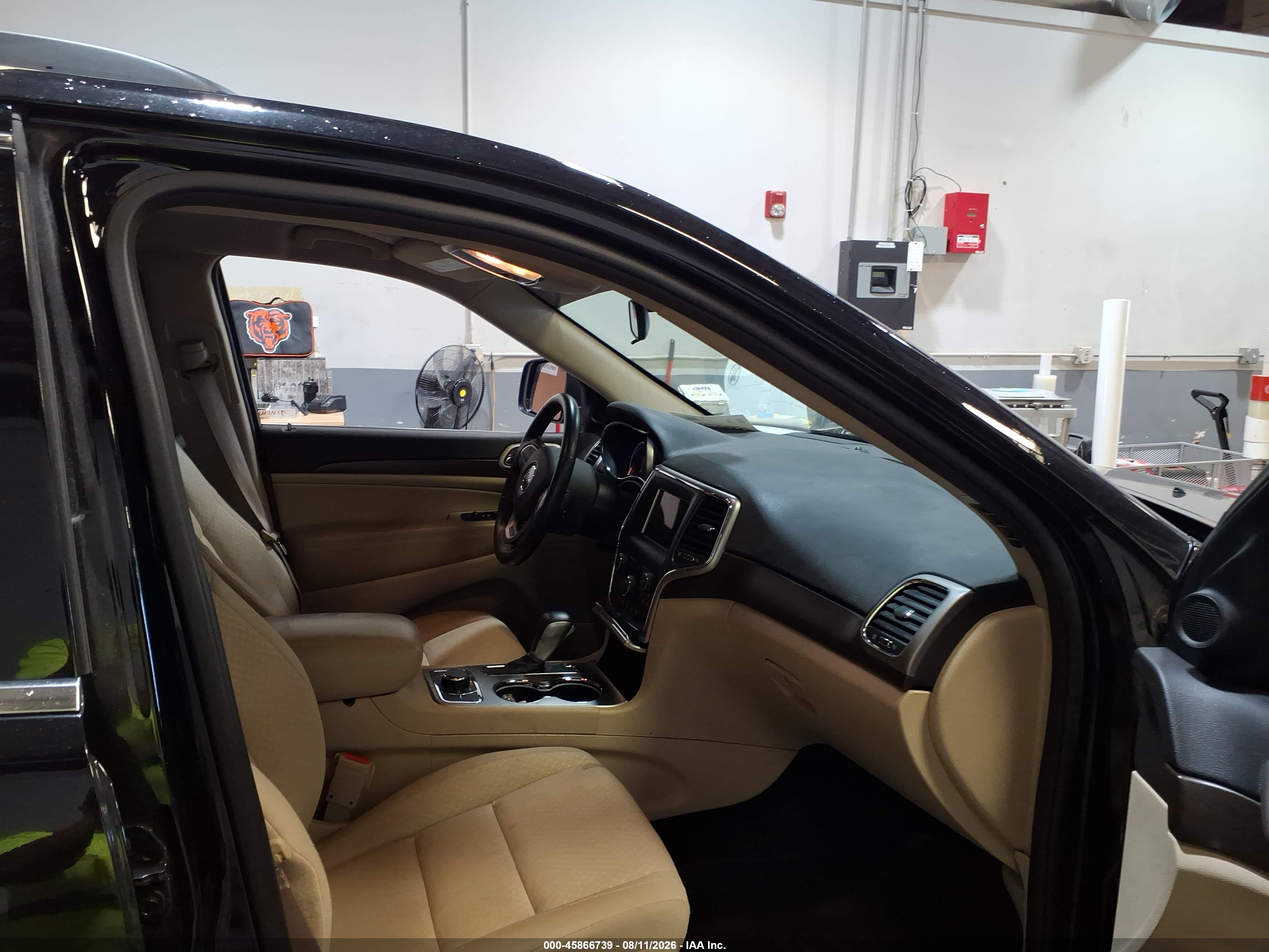2018 JEEP GRAND CHEROKEE LAREDO E 4X4