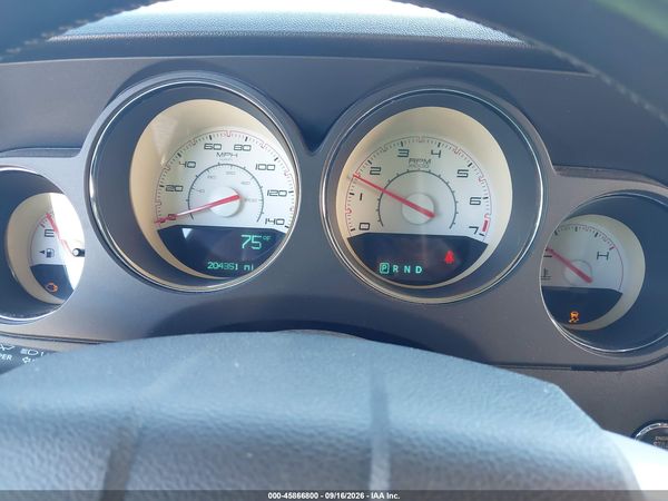 2013 DODGE CHALLENGER SXT — I7