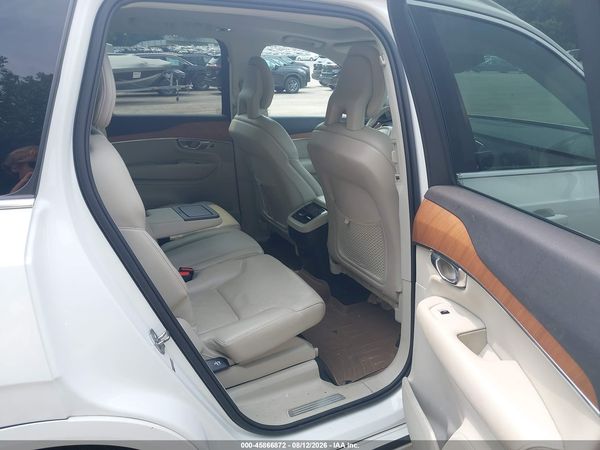 2021 VOLVO XC90 T6 MOMENTUM 7 PASSENGER