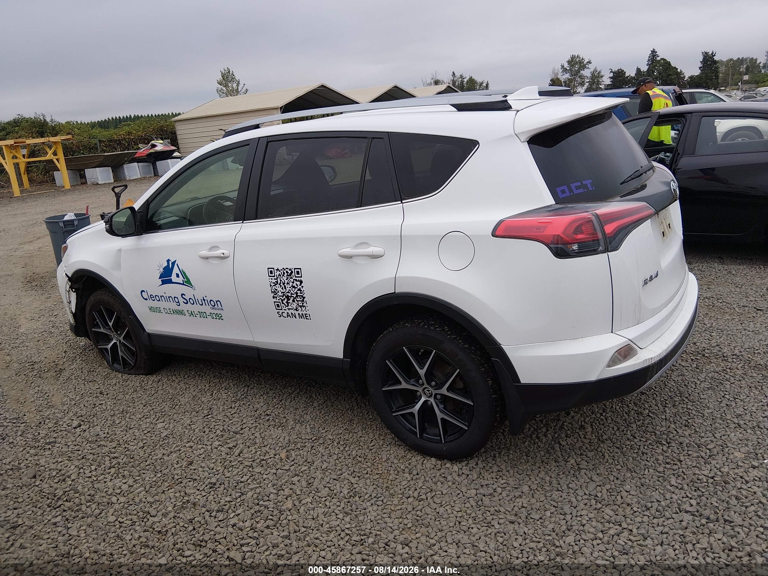 2018 TOYOTA RAV4 SE