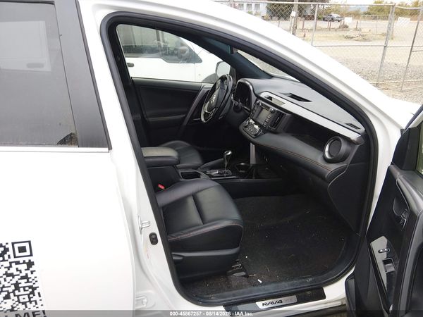 2018 TOYOTA RAV4 SE
