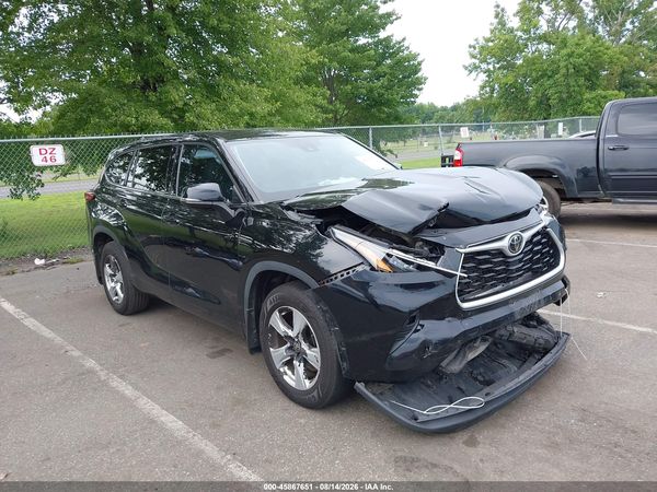 2022 TOYOTA HIGHLANDER LE