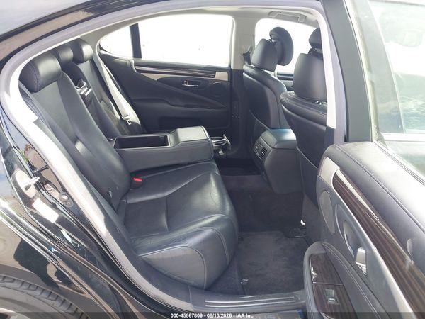 2016 LEXUS LS 460