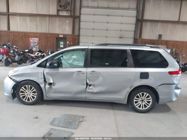 2013 TOYOTA SIENNA XLE V6 8 PASSENGER — I117