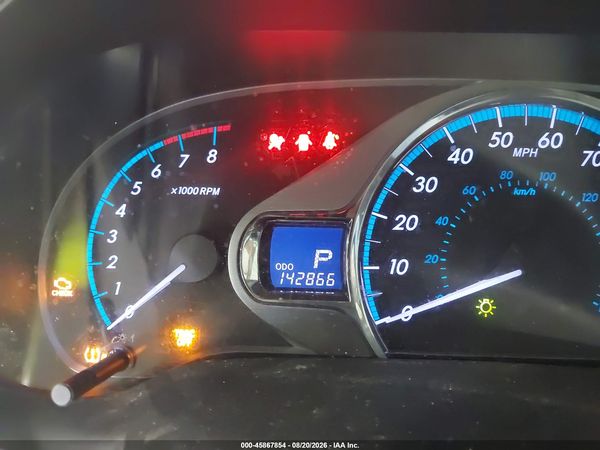 2013 TOYOTA SIENNA XLE V6 8 PASSENGER — I118