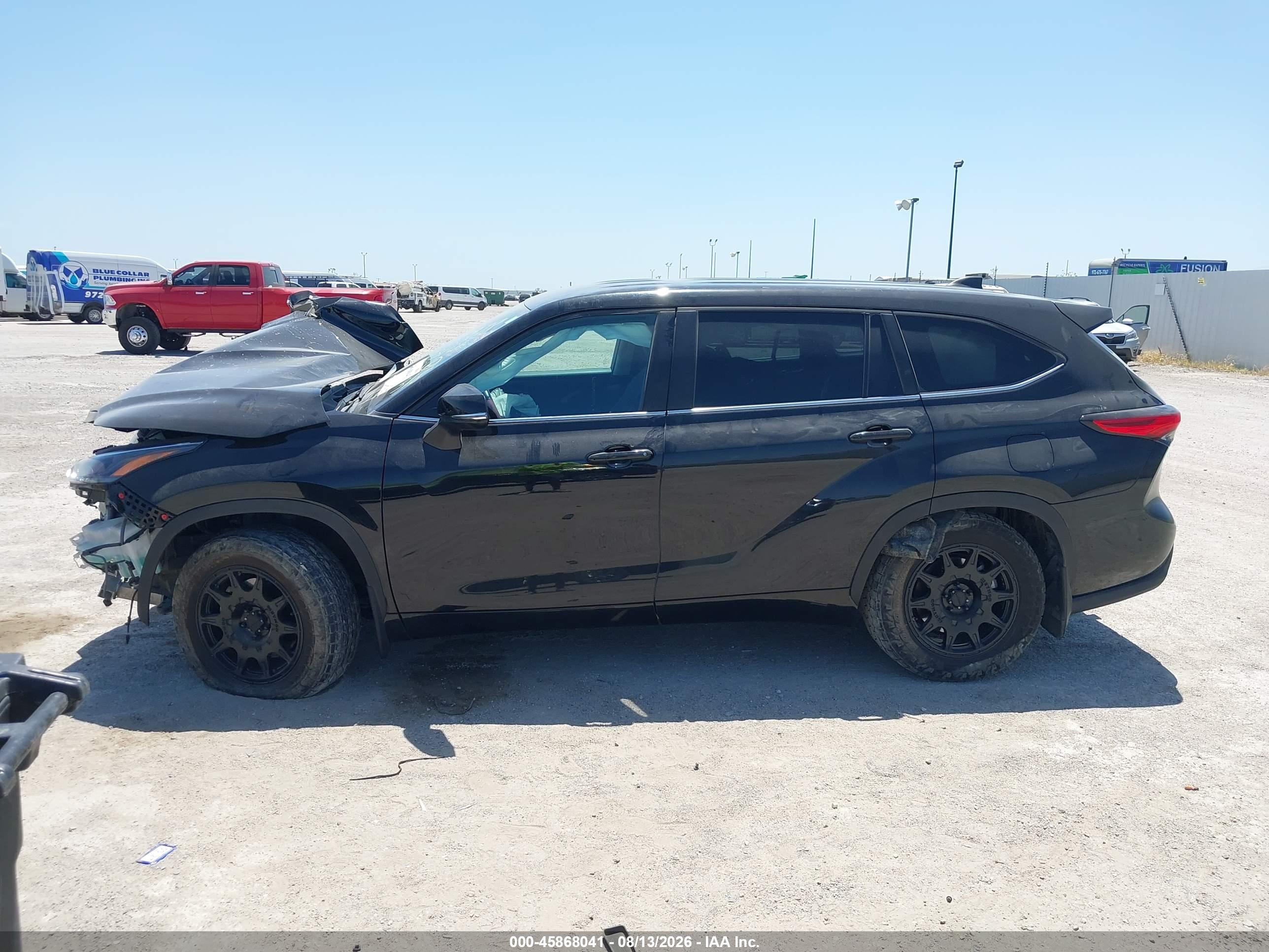 2023 TOYOTA HIGHLANDER LE