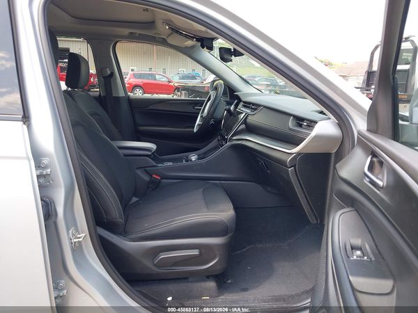 2023 JEEP GRAND CHEROKEE LAREDO 4X4