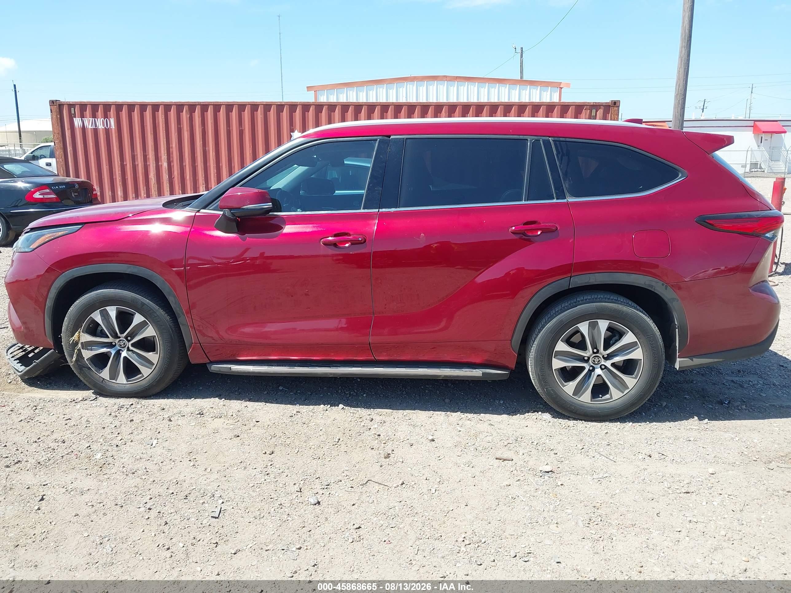 2022 TOYOTA HIGHLANDER XLE