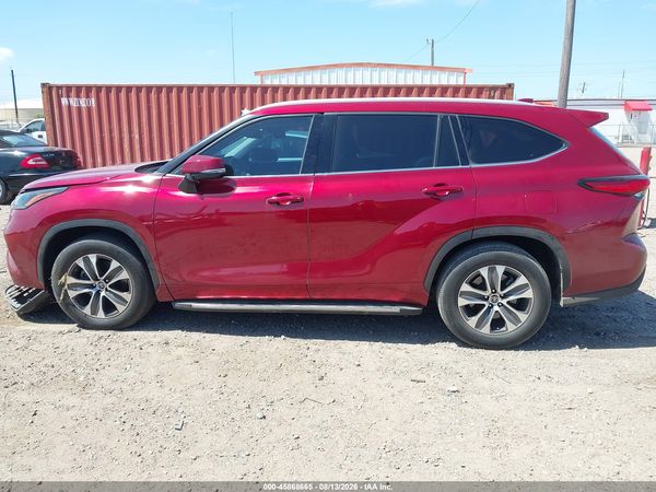 2022 TOYOTA HIGHLANDER XLE
