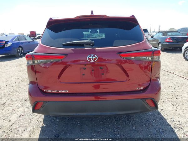 2022 TOYOTA HIGHLANDER XLE