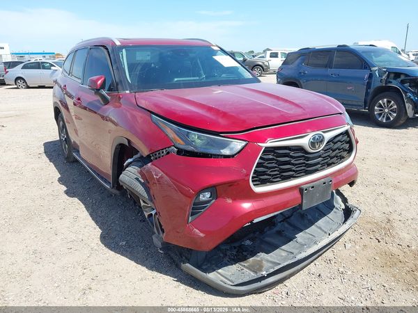 2022 TOYOTA HIGHLANDER XLE