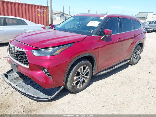 2022 TOYOTA HIGHLANDER XLE