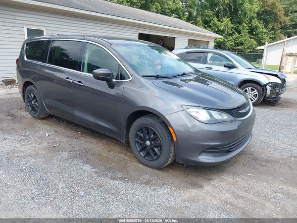 2020 CHRYSLER VOYAGER LX
